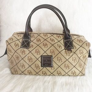 Dooney & bourke signature print brown leather bag